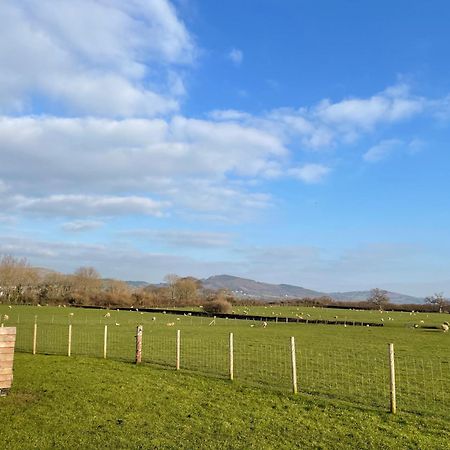 Abbey Farm Luxury Glamping Hotel Rhuddlan Exterior foto