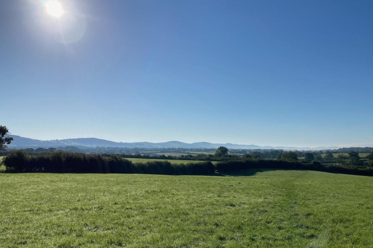 Abbey Farm Luxury Glamping Hotel Rhuddlan Exterior foto