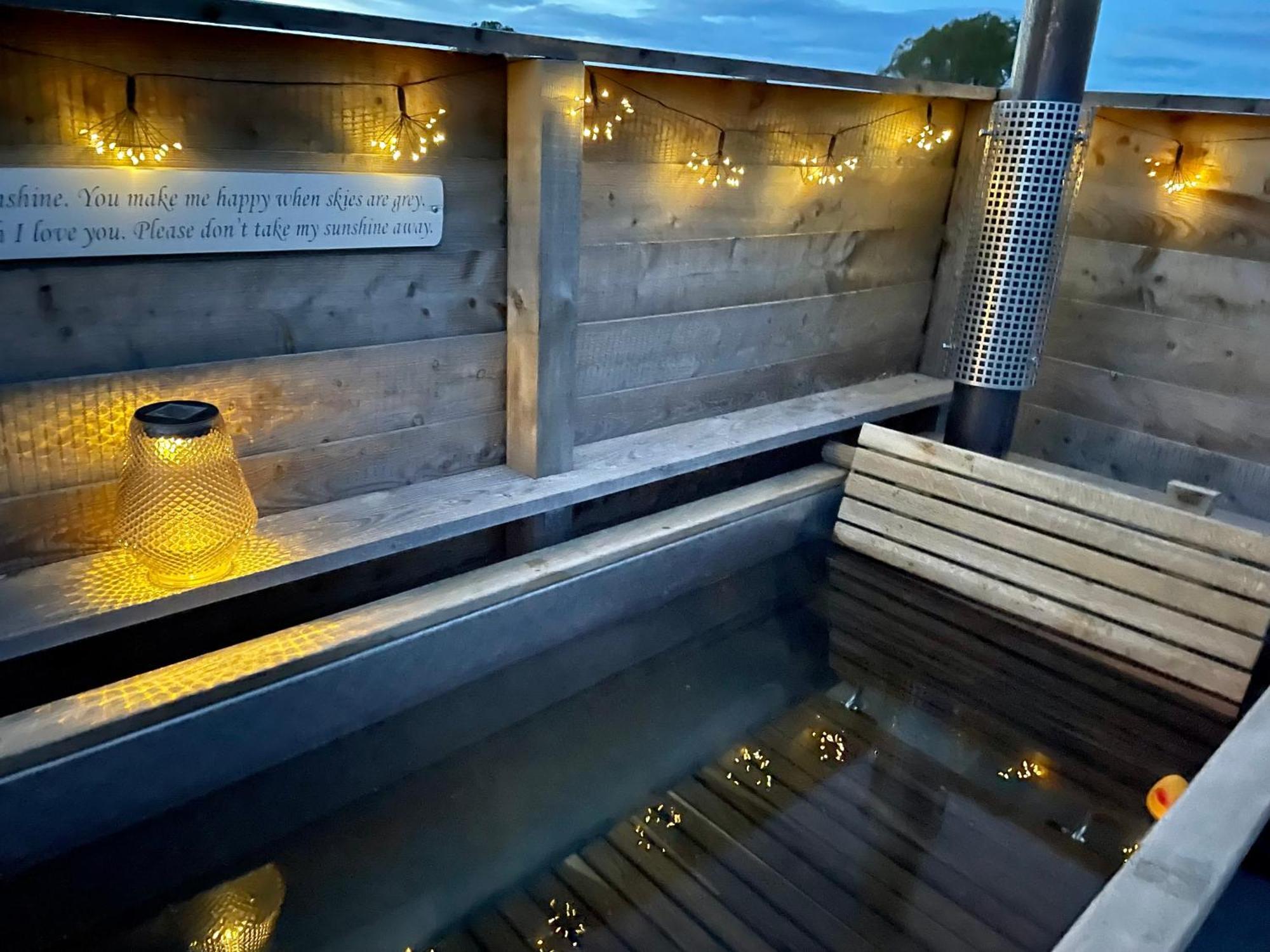 Abbey Farm Luxury Glamping Hotel Rhuddlan Exterior foto