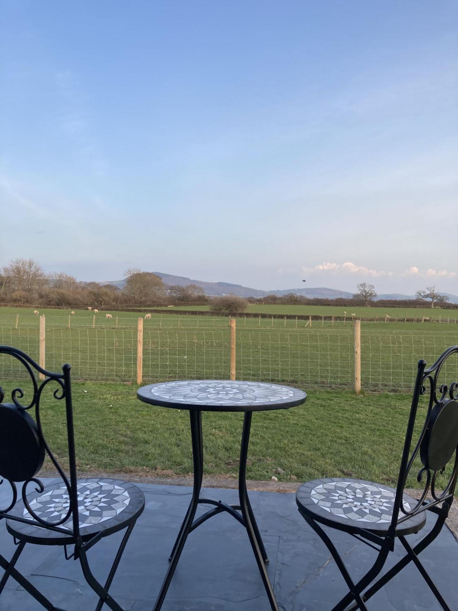 Abbey Farm Luxury Glamping Hotel Rhuddlan Exterior foto