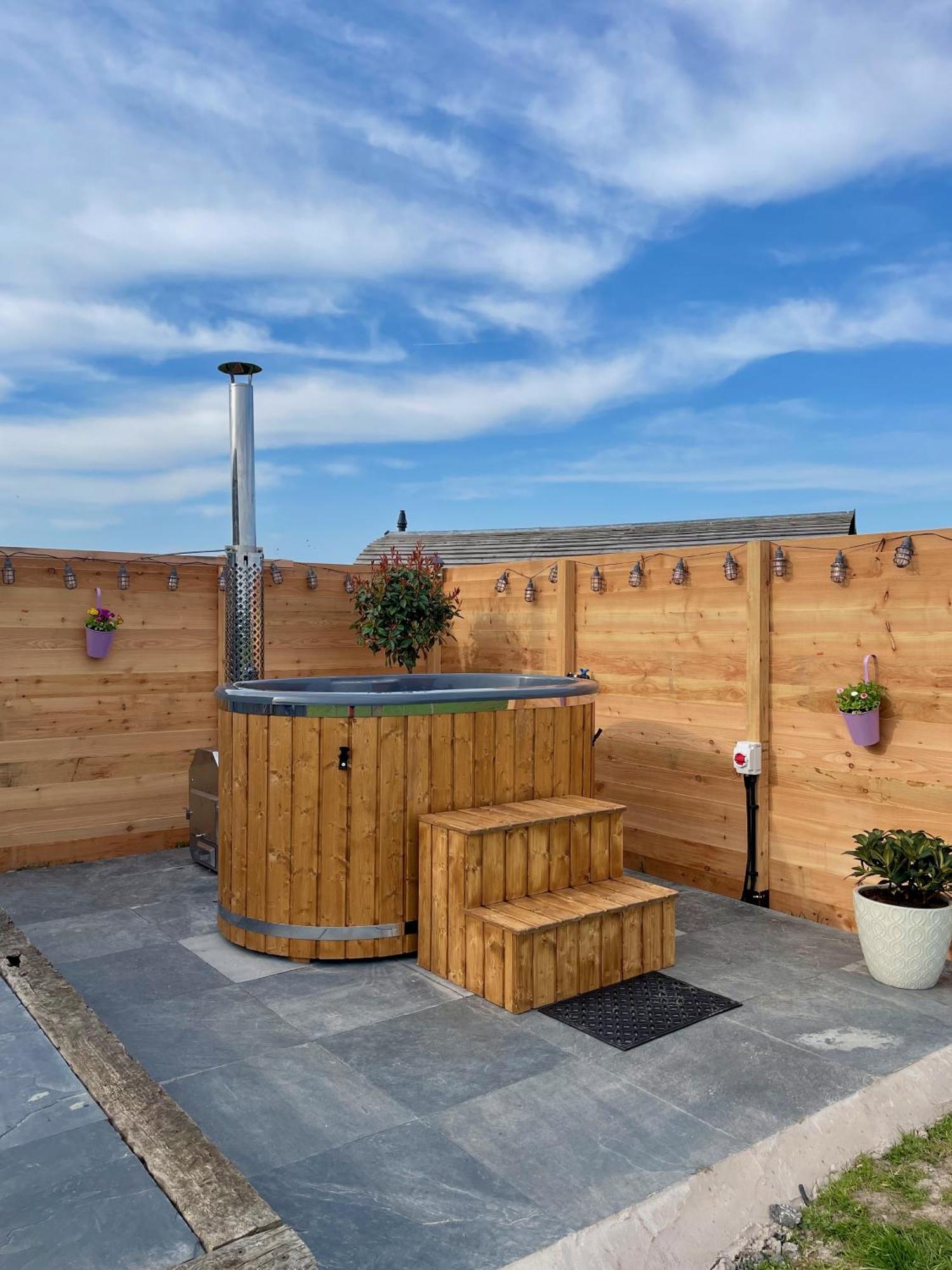 Abbey Farm Luxury Glamping Hotel Rhuddlan Exterior foto